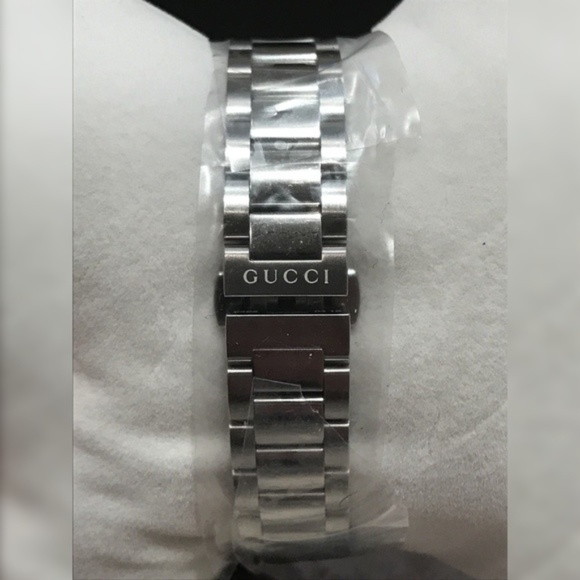 NWT Authentic Womens Gucci Silver Dive Watch - Picture 4 of 7